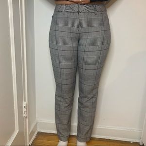 Express women’s Editor pants In houndstooth print